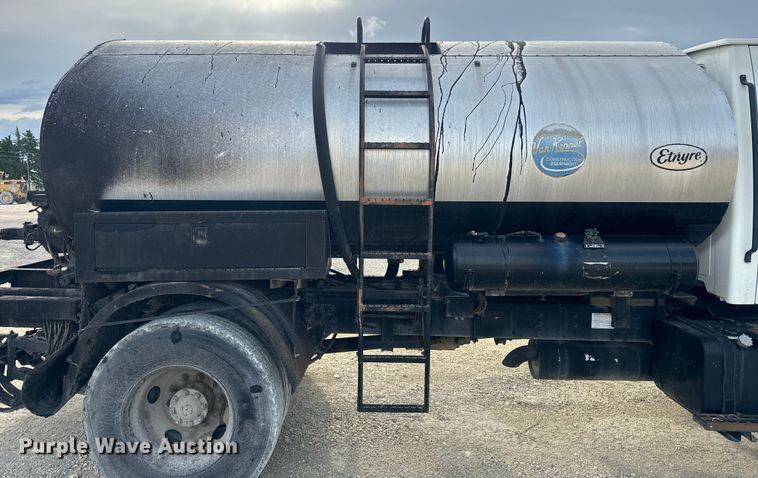 image for item EK1367 1999 Sterling L-Line oil distributor truck