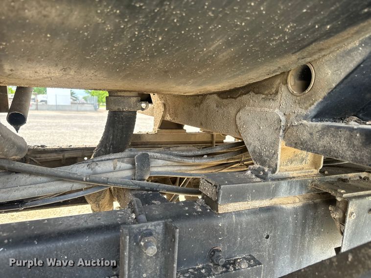 image for item EK1367 1999 Sterling L-Line oil distributor truck