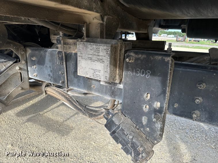 image for item EK1367 1999 Sterling L-Line oil distributor truck