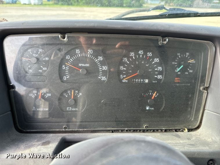 image for item EK1367 1999 Sterling L-Line oil distributor truck