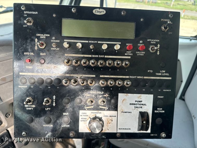 image for item EK1367 1999 Sterling L-Line oil distributor truck