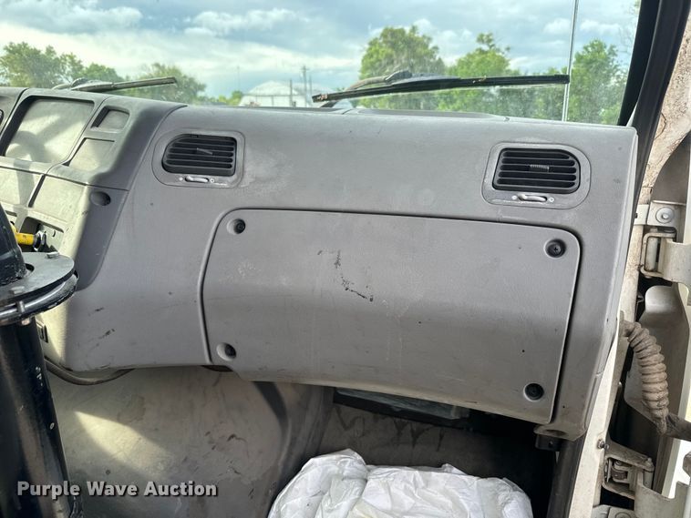 image for item EK1367 1999 Sterling L-Line oil distributor truck