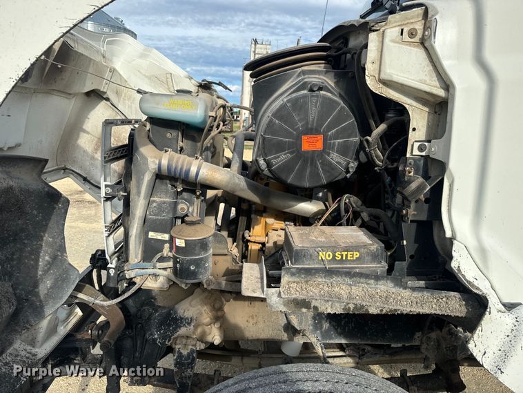 image for item EK1367 1999 Sterling L-Line oil distributor truck