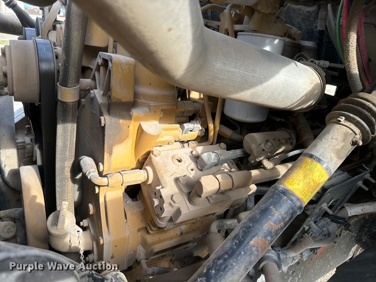 image for item EK1367 1999 Sterling L-Line oil distributor truck