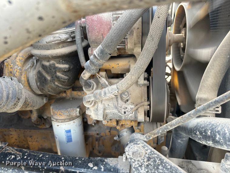 image for item EK1367 1999 Sterling L-Line oil distributor truck