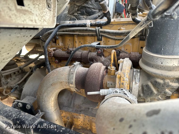 image for item EK1367 1999 Sterling L-Line oil distributor truck