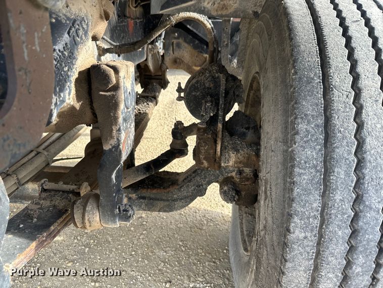 image for item EK1367 1999 Sterling L-Line oil distributor truck