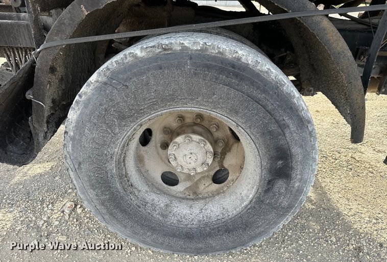 image for item EK1367 1999 Sterling L-Line oil distributor truck