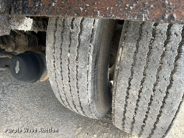 image for item EK1367 1999 Sterling L-Line oil distributor truck