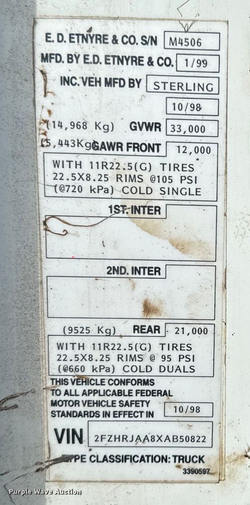 image for item EK1367 1999 Sterling L-Line oil distributor truck