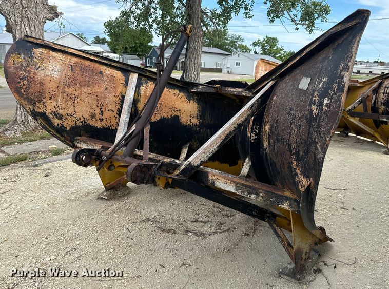 image for item EK1369 Balderson BV11 motor grader snow plow