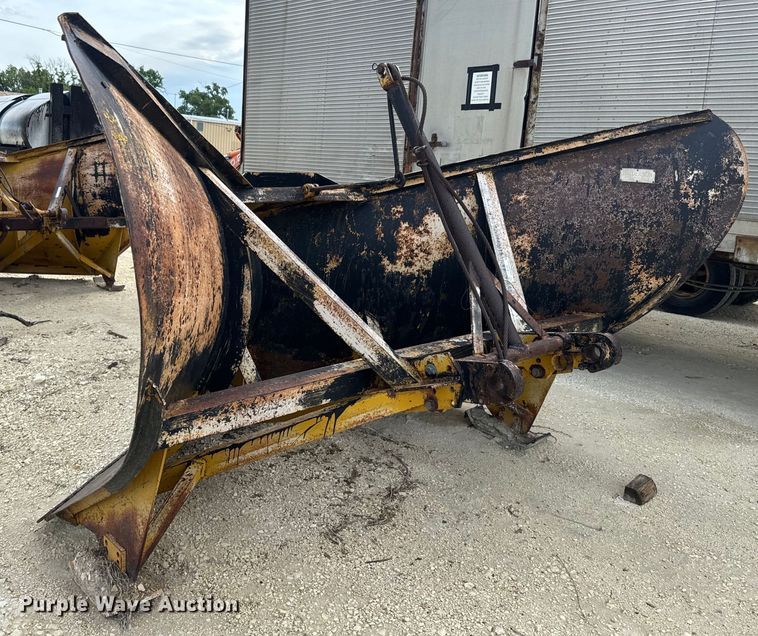 image for item EK1369 Balderson BV11 motor grader snow plow
