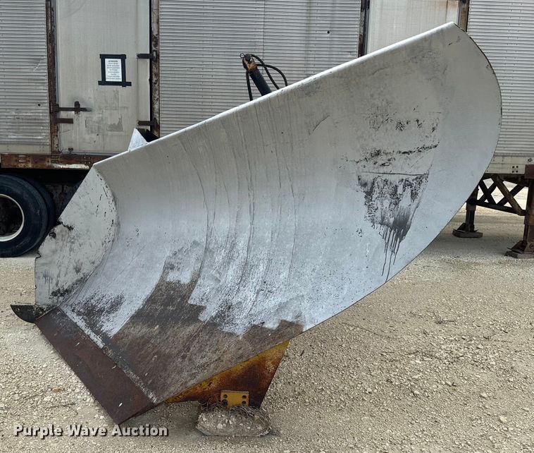 image for item EK1369 Balderson BV11 motor grader snow plow