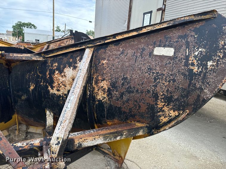 image for item EK1369 Balderson BV11 motor grader snow plow