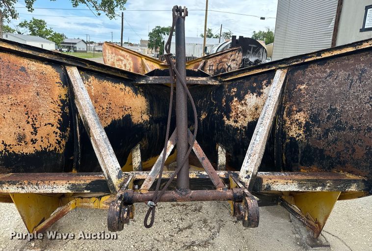 image for item EK1369 Balderson BV11 motor grader snow plow