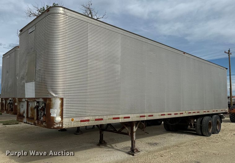 image for item EK1371 1980 Fruehauf FB8-P2-40 dry van trailer