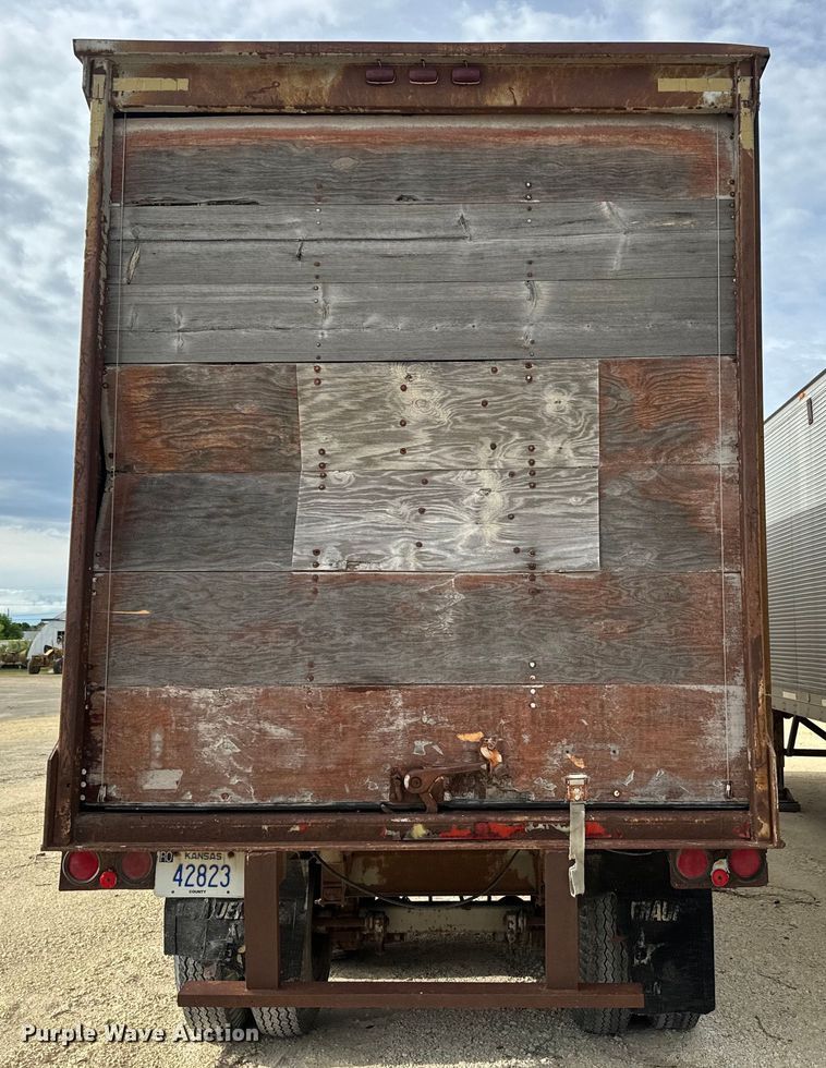 image for item EK1371 1980 Fruehauf FB8-P2-40 dry van trailer