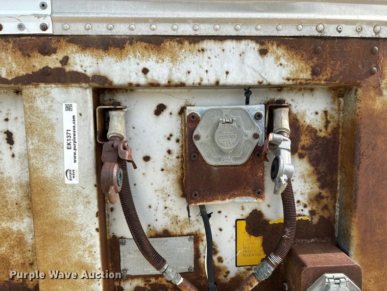 image for item EK1371 1980 Fruehauf FB8-P2-40 dry van trailer