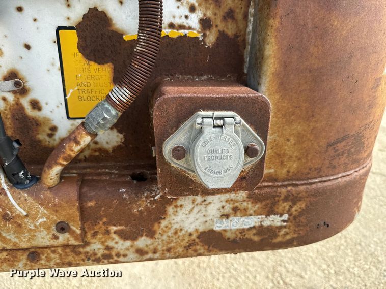 image for item EK1371 1980 Fruehauf FB8-P2-40 dry van trailer