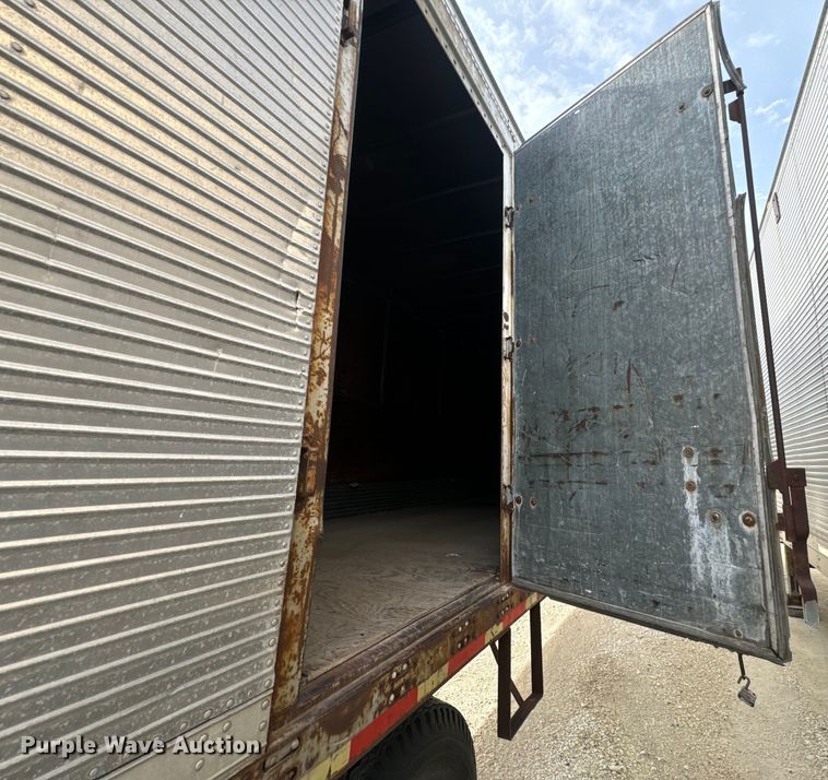 image for item EK1371 1980 Fruehauf FB8-P2-40 dry van trailer