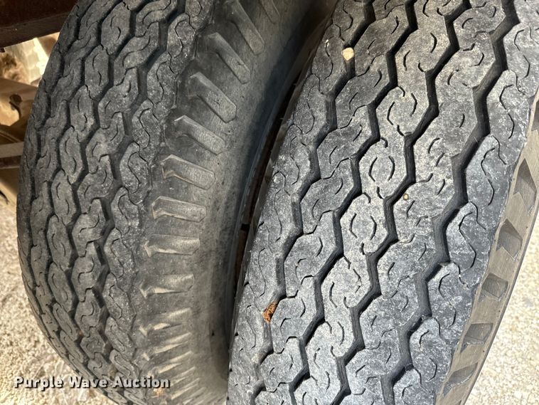 image for item EK1371 1980 Fruehauf FB8-P2-40 dry van trailer