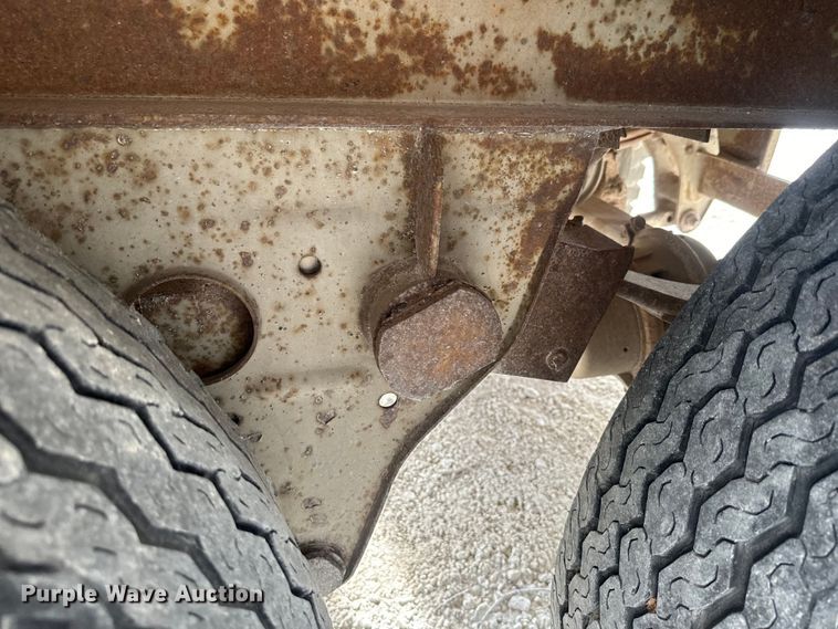 image for item EK1371 1980 Fruehauf FB8-P2-40 dry van trailer