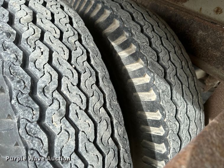 image for item EK1371 1980 Fruehauf FB8-P2-40 dry van trailer