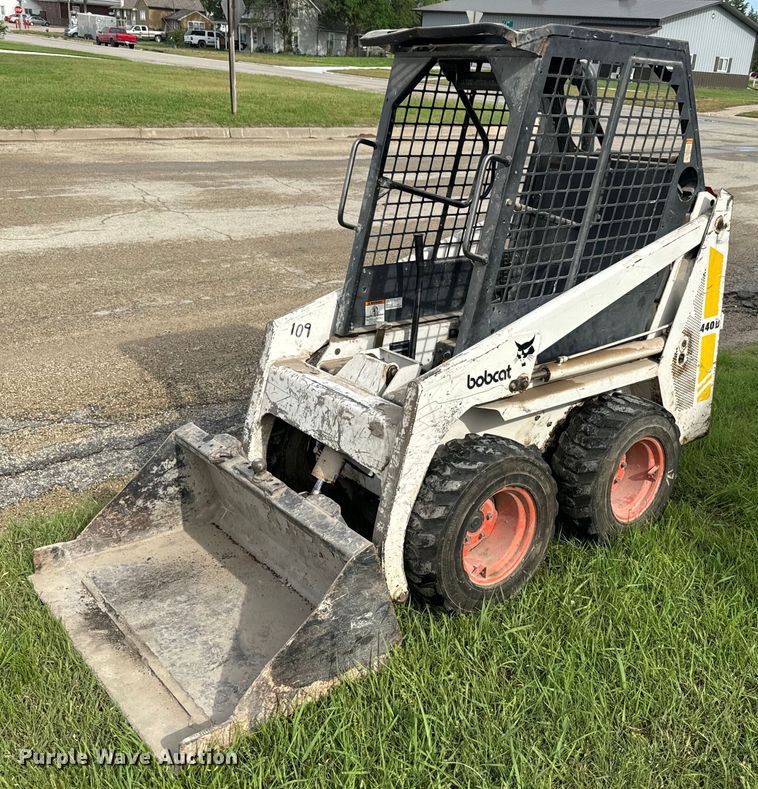 image for item EK1374 1992 Bobcat 440B skid steer loader