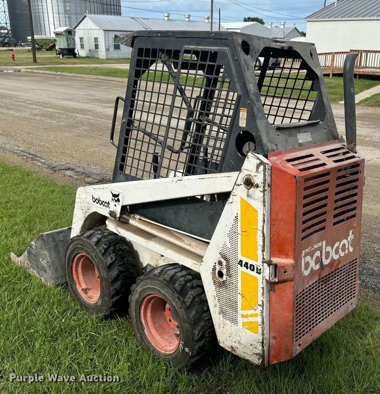 image for item EK1374 1992 Bobcat 440B skid steer loader