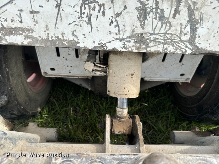 image for item EK1374 1992 Bobcat 440B skid steer loader