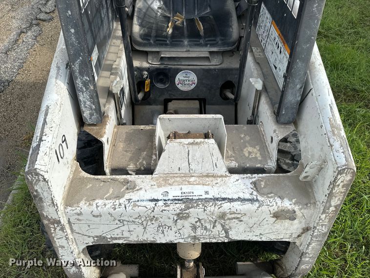 image for item EK1374 1992 Bobcat 440B skid steer loader