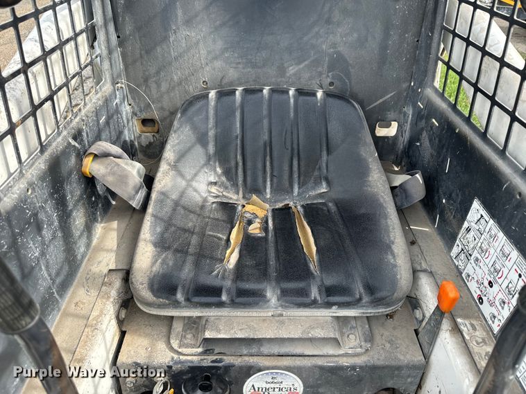 image for item EK1374 1992 Bobcat 440B skid steer loader