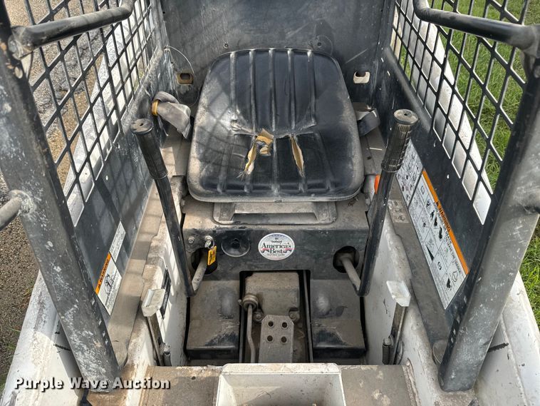 image for item EK1374 1992 Bobcat 440B skid steer loader