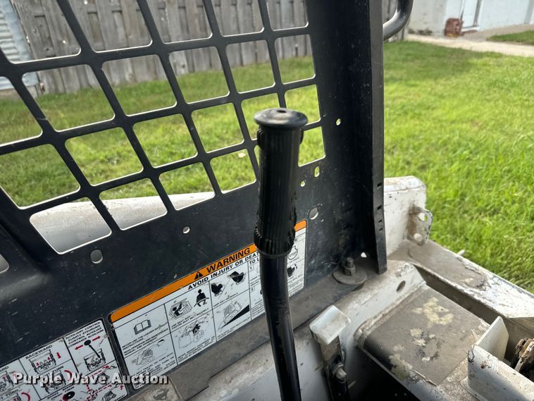 image for item EK1374 1992 Bobcat 440B skid steer loader