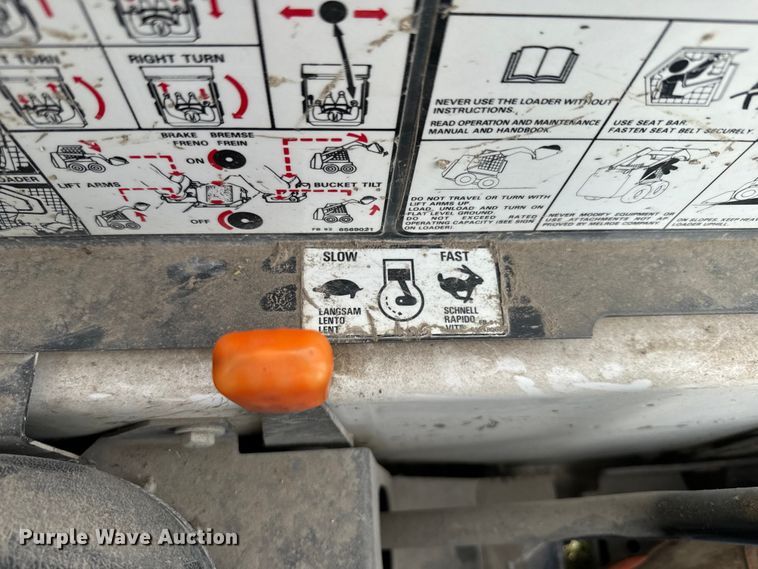 image for item EK1374 1992 Bobcat 440B skid steer loader