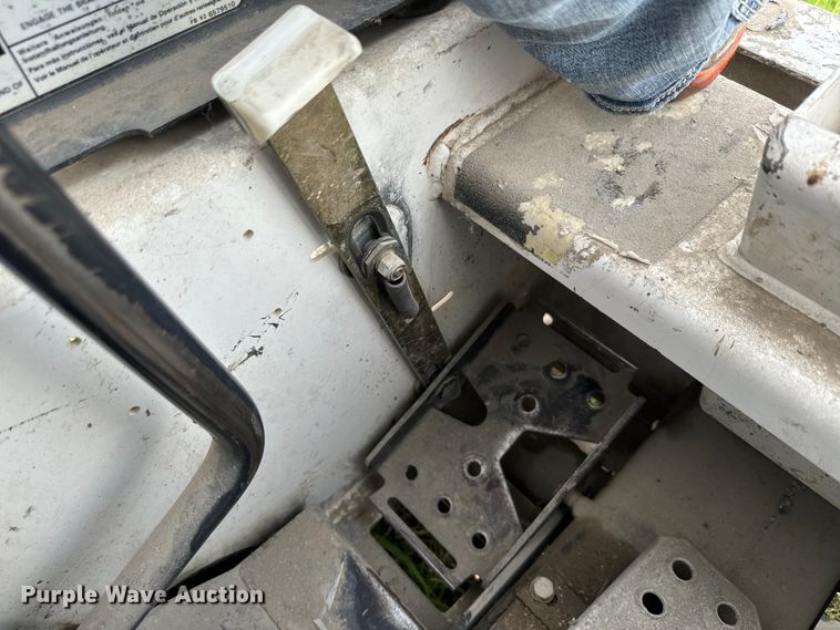 image for item EK1374 1992 Bobcat 440B skid steer loader