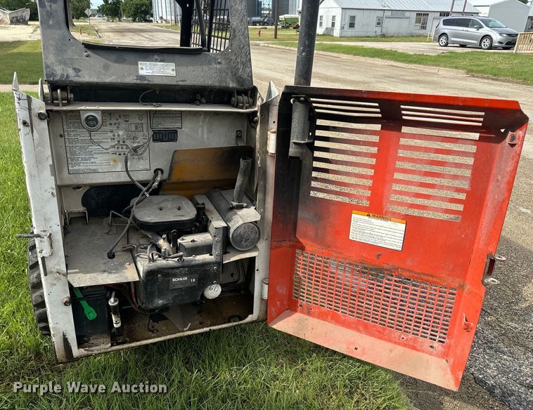 image for item EK1374 1992 Bobcat 440B skid steer loader