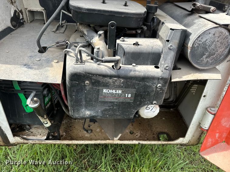 image for item EK1374 1992 Bobcat 440B skid steer loader