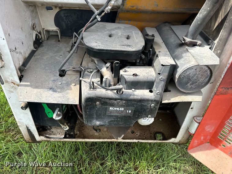 image for item EK1374 1992 Bobcat 440B skid steer loader