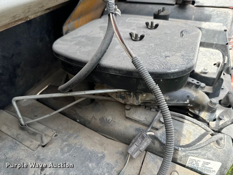 image for item EK1374 1992 Bobcat 440B skid steer loader