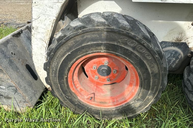 image for item EK1374 1992 Bobcat 440B skid steer loader