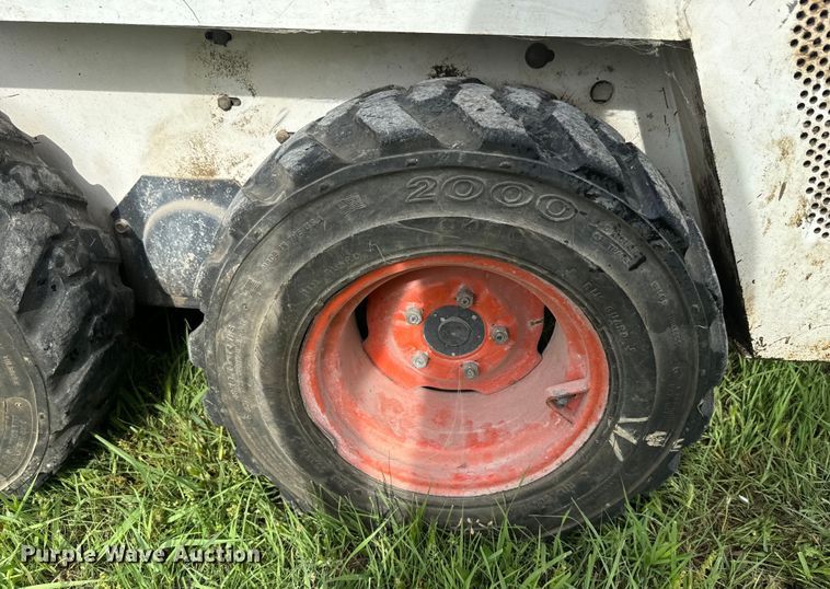 image for item EK1374 1992 Bobcat 440B skid steer loader