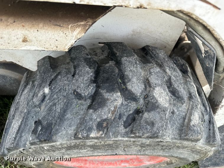 image for item EK1374 1992 Bobcat 440B skid steer loader