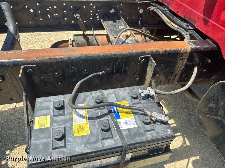 image for item EK1395 1981 International  1854 truck cab and chassis