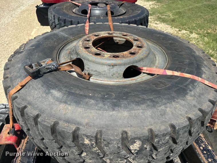 image for item EK1395 1981 International  1854 truck cab and chassis