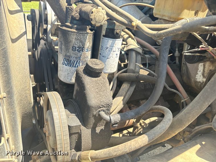 image for item EK1395 1981 International  1854 truck cab and chassis