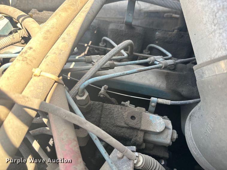 image for item EK1395 1981 International  1854 truck cab and chassis