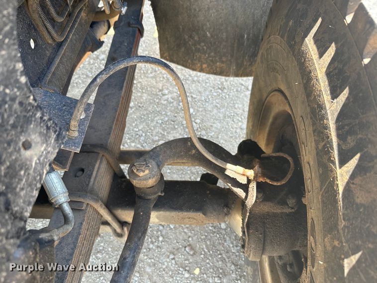 image for item EK1395 1981 International  1854 truck cab and chassis