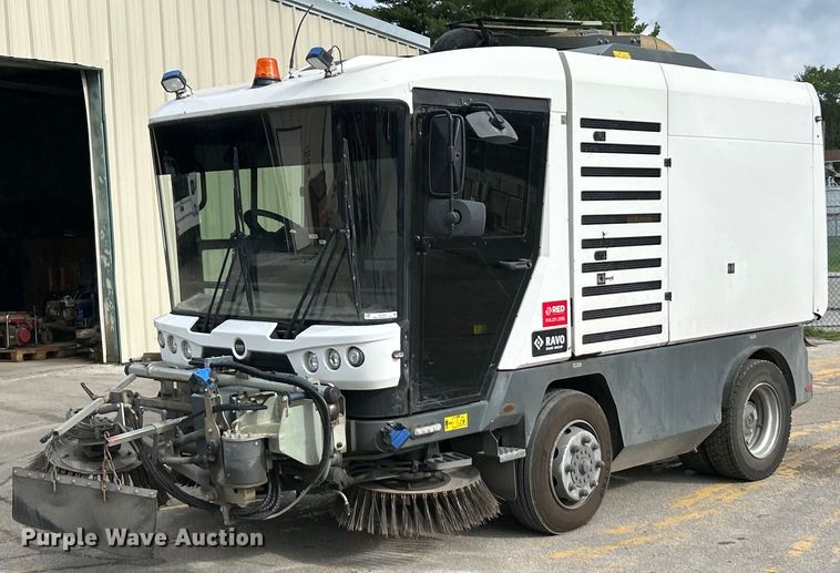 image for item EK4620 2016 Ravo B.V Ravo 5 Series 540 street sweeper