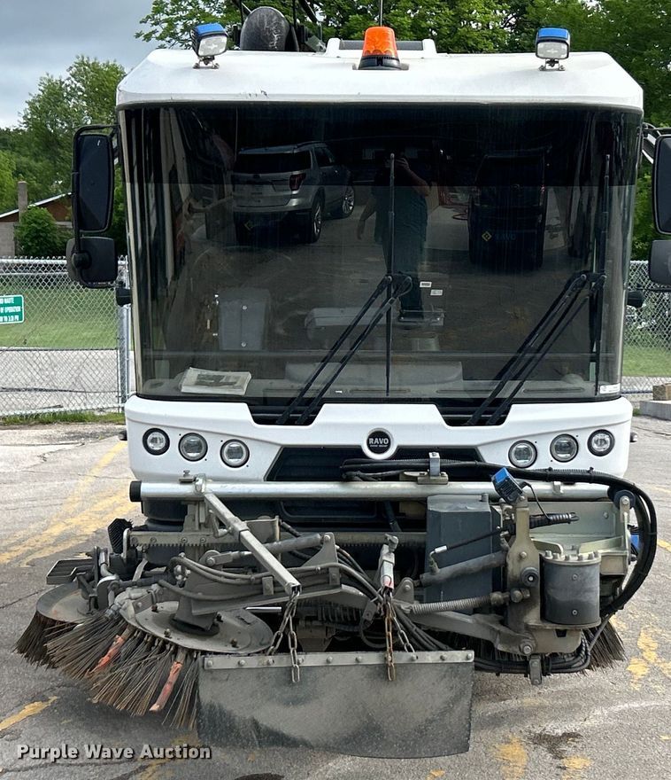 image for item EK4620 2016 Ravo B.V Ravo 5 Series 540 street sweeper